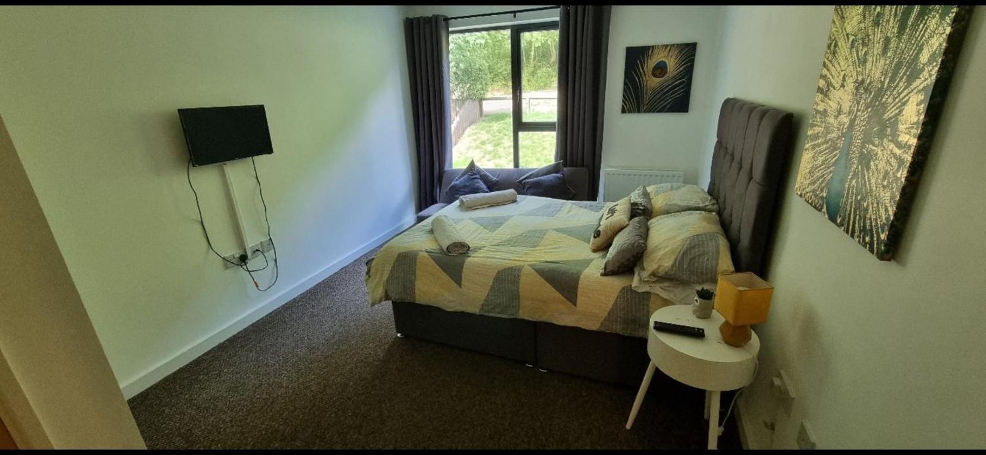 Brentwood Town Retreat - Large 2 Bedroom Apartment 객실 사진