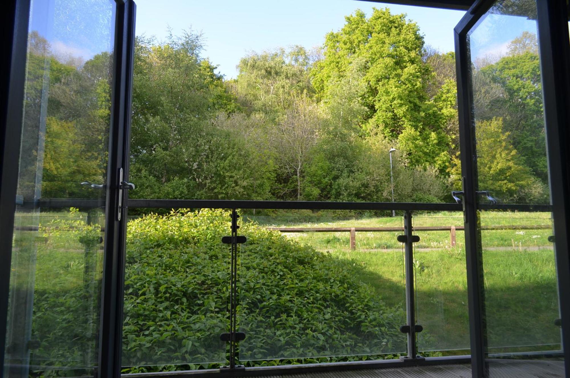 Brentwood Town Retreat - Large 2 Bedroom Apartment 외부 사진